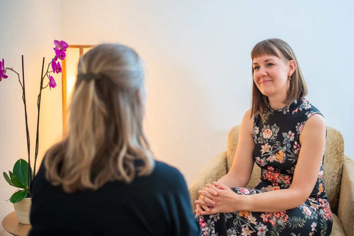Sabine Kreth im persönlichen Beratungsgespräch